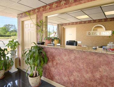 Econo Lodge *